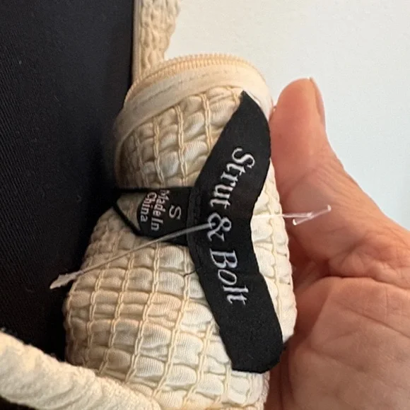 Elegant Cream and Black Mini Dress - Picture 5 of 7